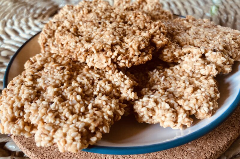 Crunchy Sesame Cookies